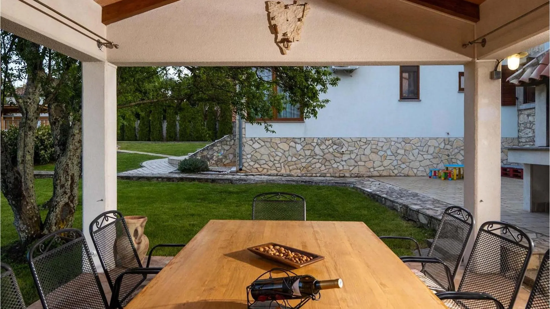 Villa Isotta Nedeščina 0*,
